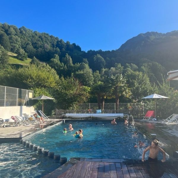 camping-cascades-piscine