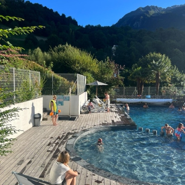 camping-cascades-piscine